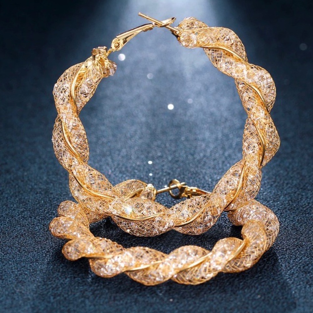 NEW 18K GOLD DIAMOND TWISTED ROUND EARRINGS - Picture 2 of 6